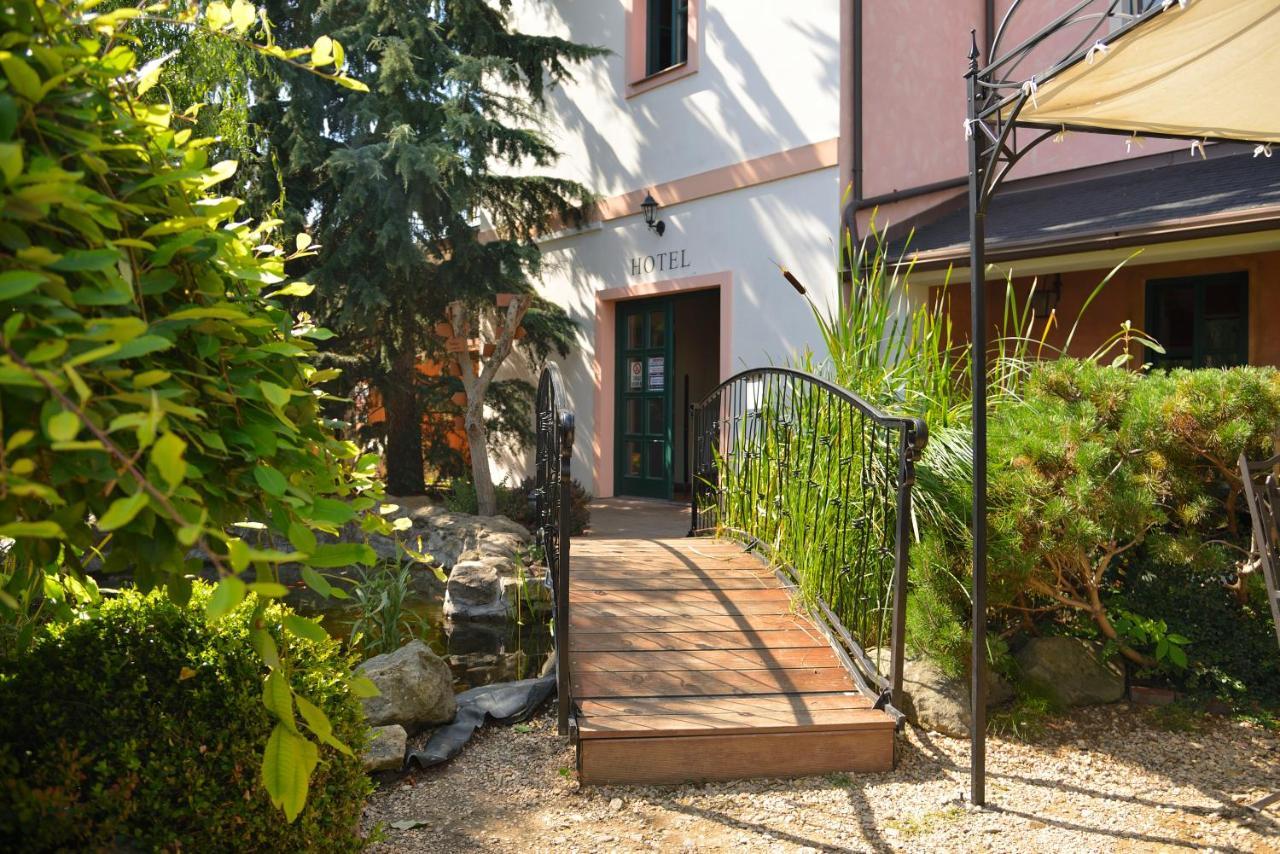 Hotel Via Ironia Vysoké Mýto Esterno foto