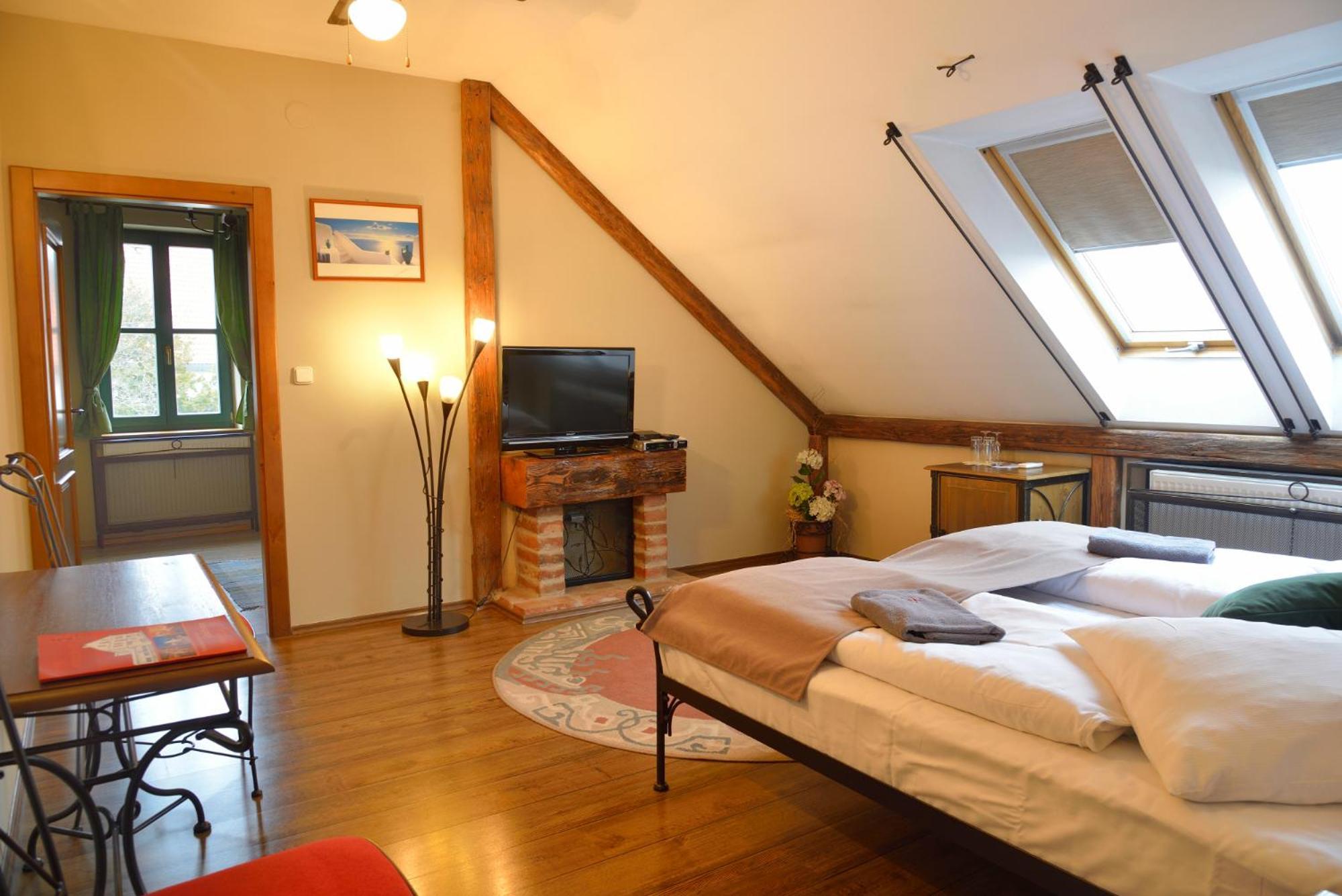 Hotel Via Ironia Vysoké Mýto Esterno foto
