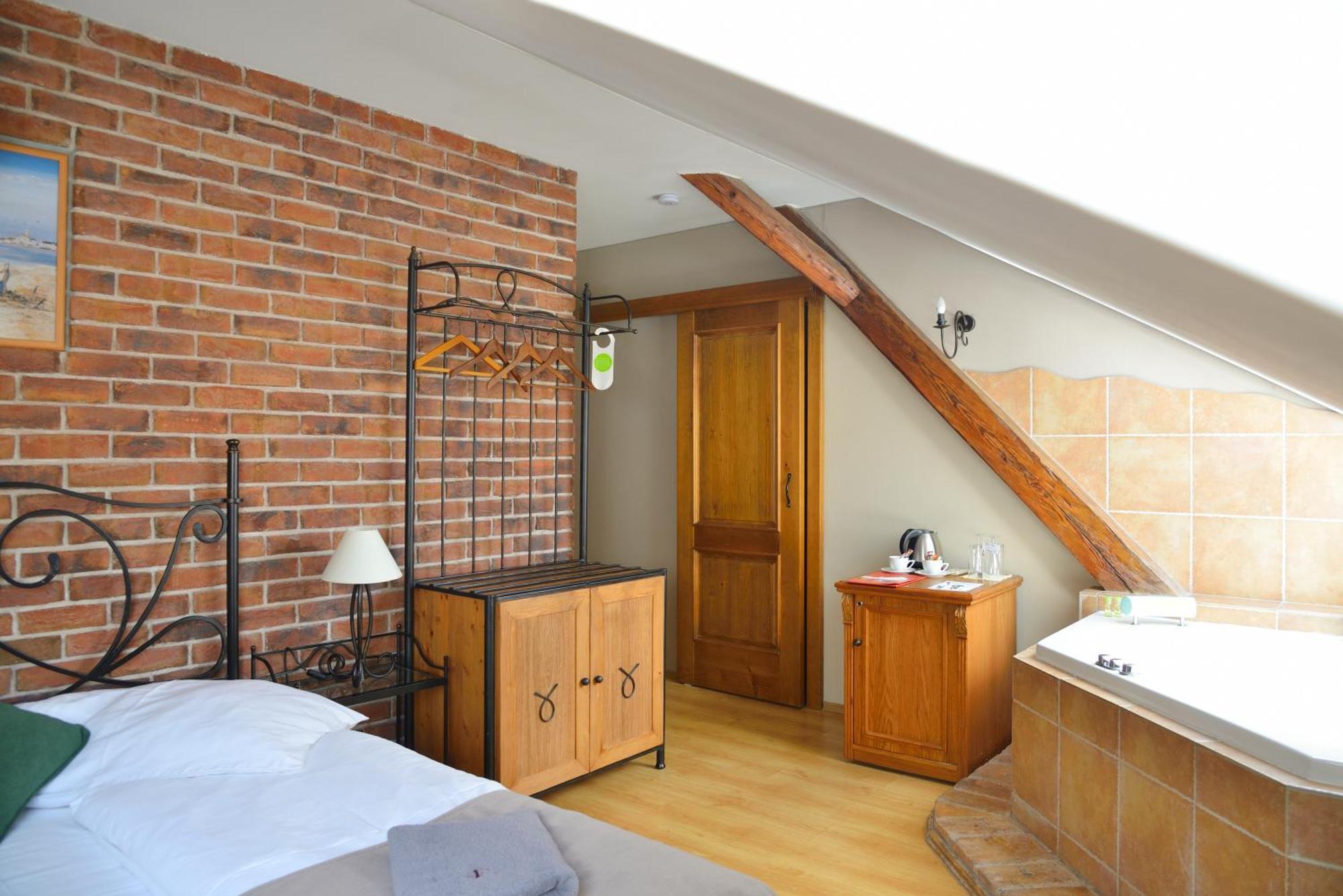 Hotel Via Ironia Vysoké Mýto Esterno foto