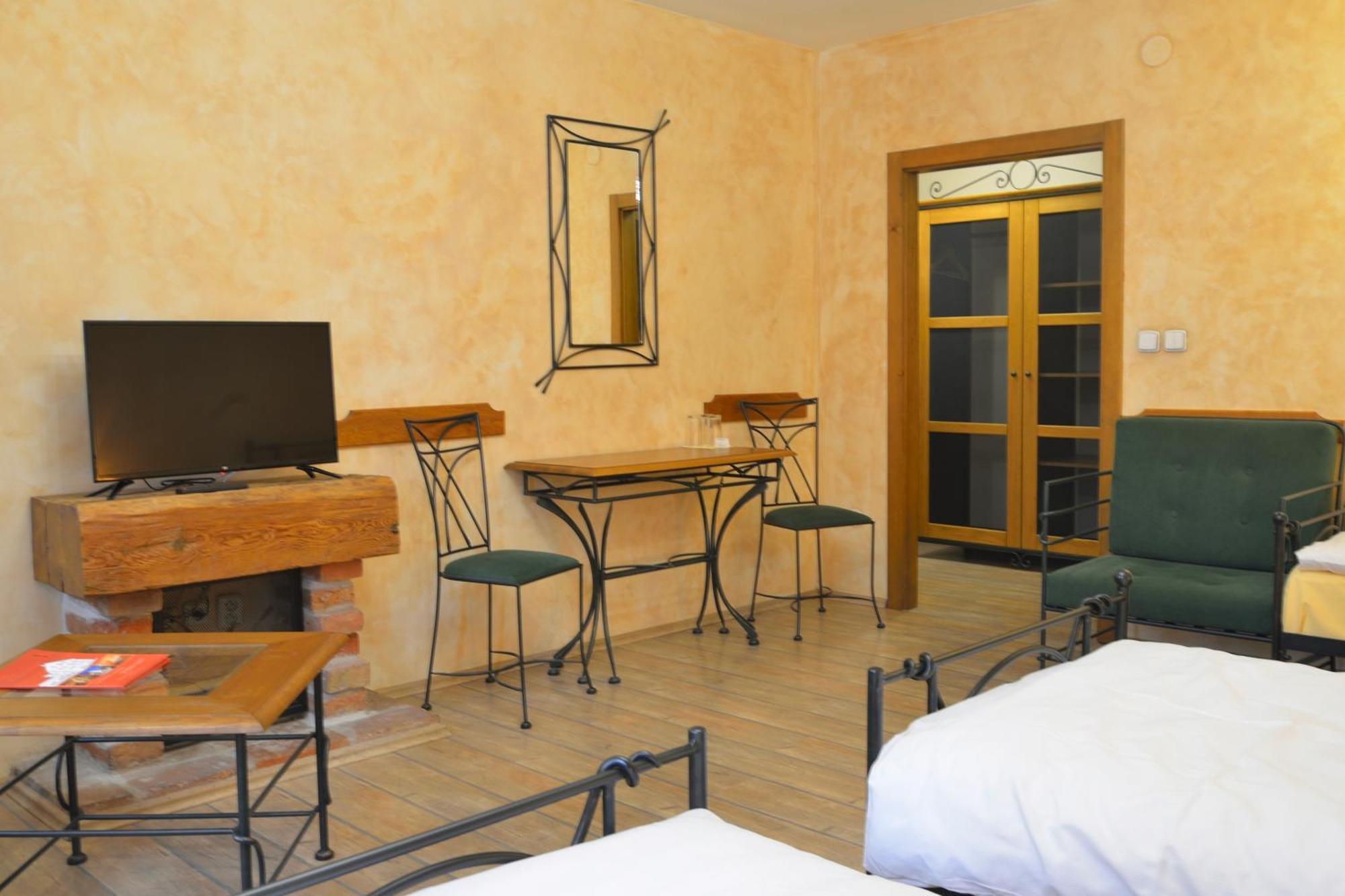 Hotel Via Ironia Vysoké Mýto Esterno foto